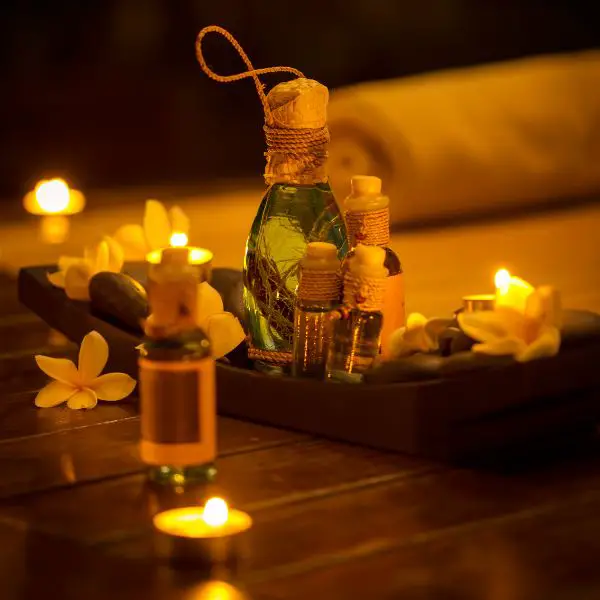 Świeca do masażu - relaksacyjny dotyk i aromatyczna terapia